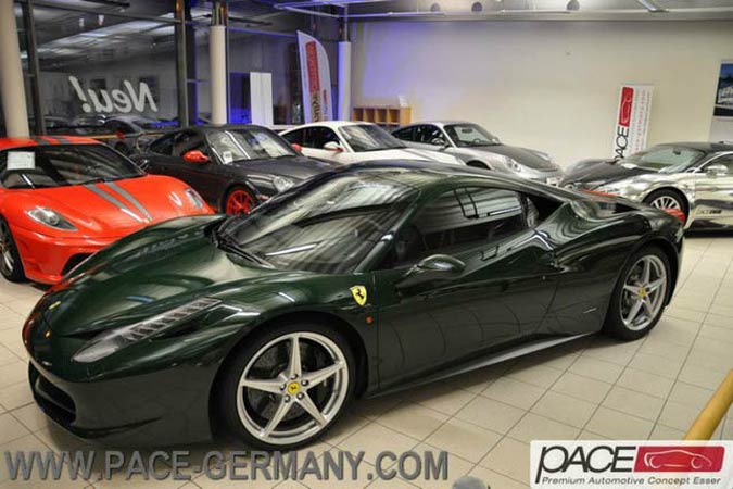 Ferrari 458 Italia in der Sonderfarbe Verde Abetone