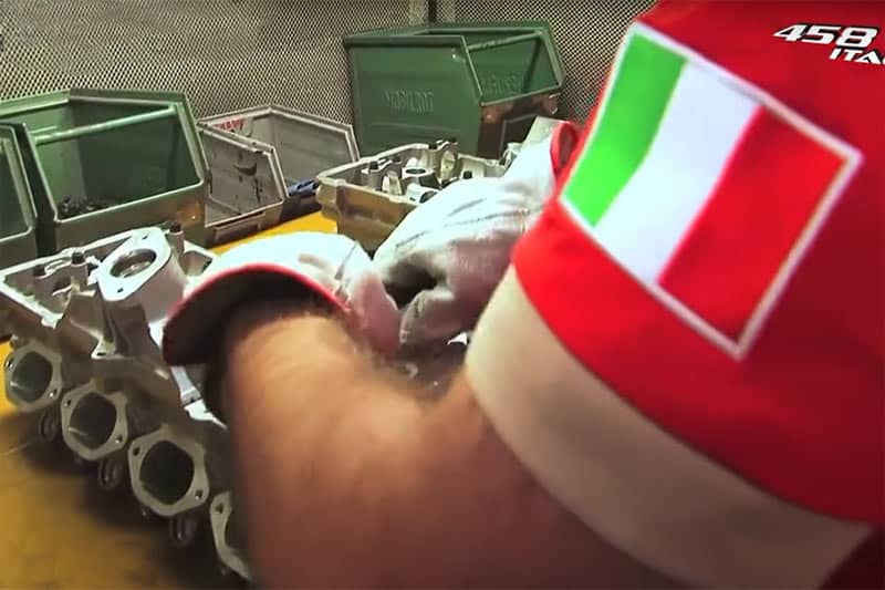 Ferrari 458 Italia Motorenfertigung