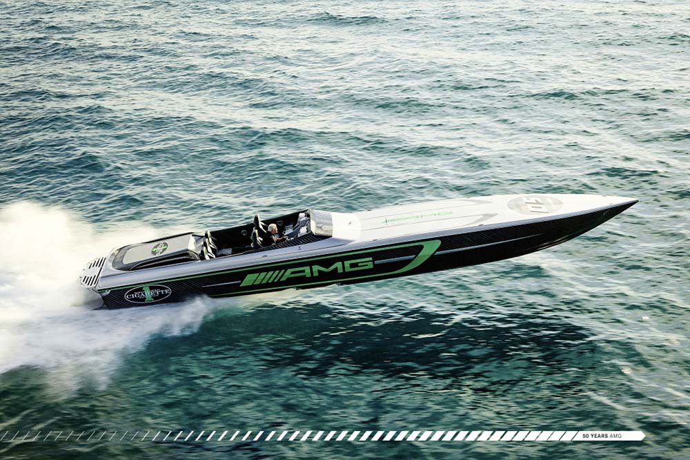 Marauder AMG Cigarette Racing Speedboat