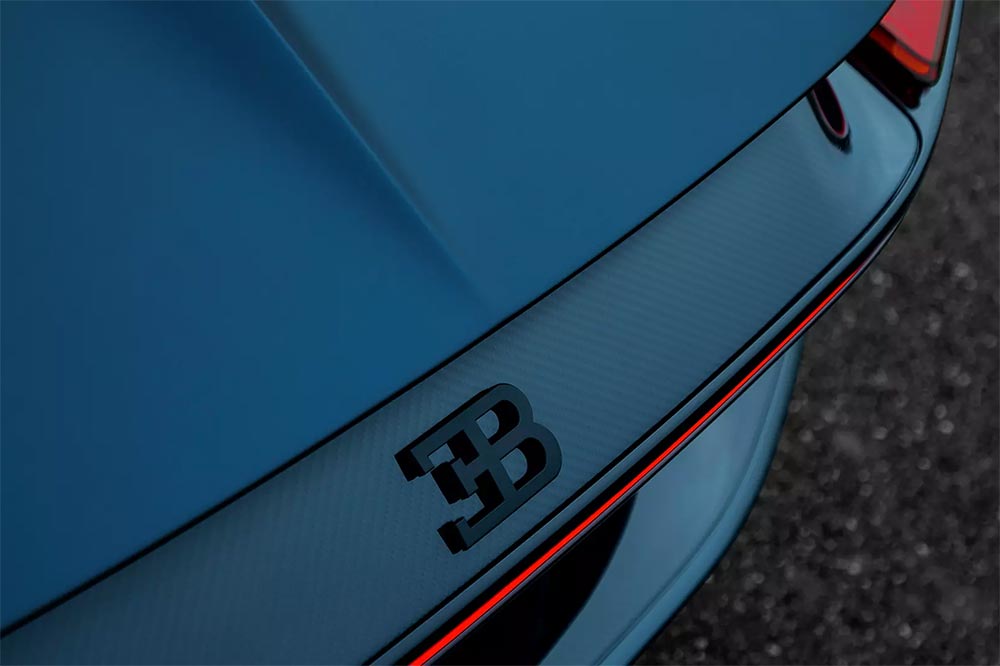 110 ans Bugatti Chiron Sport Heck mit EB-Logo